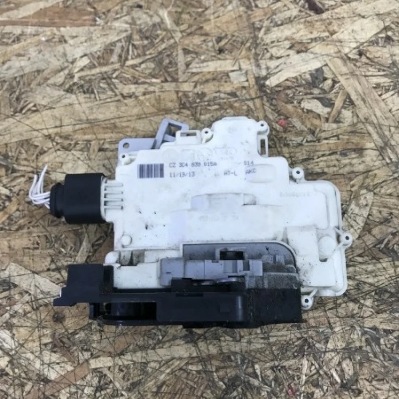 Încuietoare iala usa stanga spate / Volkswagen Passat B7 Alltrack 2014 / Caroserie, oglinzi si faruri