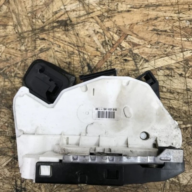 Încuietoare iala usa dreapta fata Volkswagen Golf MK6 2009