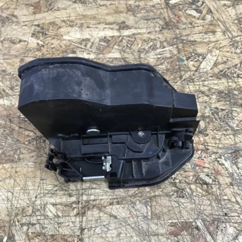 Iala încuietoare usa stanga spate BMW Seria 5 F11 2012