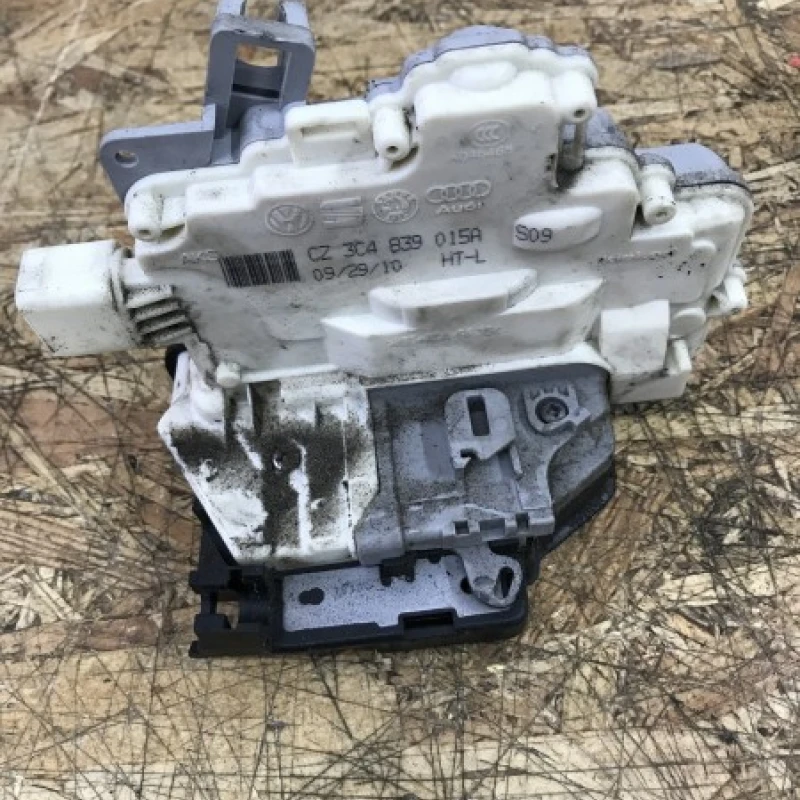 Iala broasca usa stanga spate / Volkswagen Passat B6 2010 / Caroserie, oglinzi si faruri
