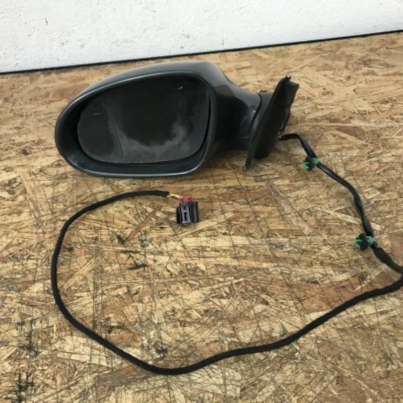 Oglinda stanga / Volkswagen Passat B6 2006 / Caroserie, oglinzi si faruri