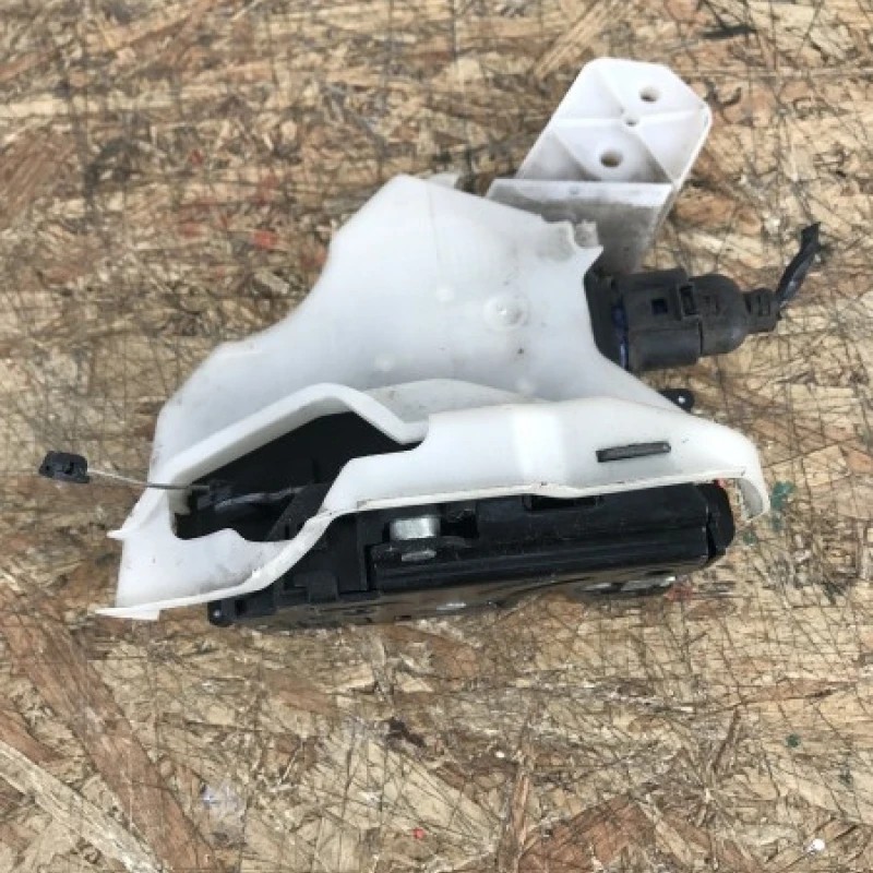 Iala broasca dreapta spate / Volkswagen Golf MK6 2011 / Caroserie, oglinzi si faruri