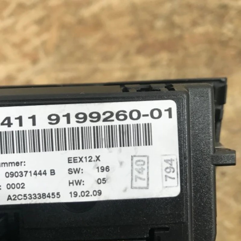 Climatronic / BMW Seria 1 E87 LCI 2009 / Interior