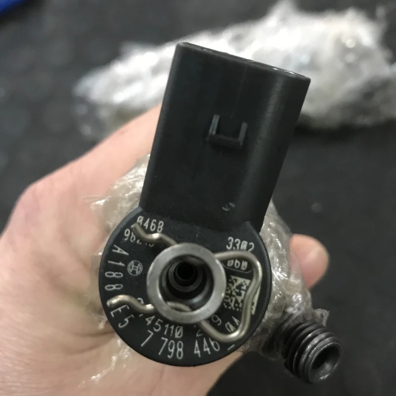 Injector / BMW Seria 1 E87 LCI 2009 / Motor, racire si evacuare