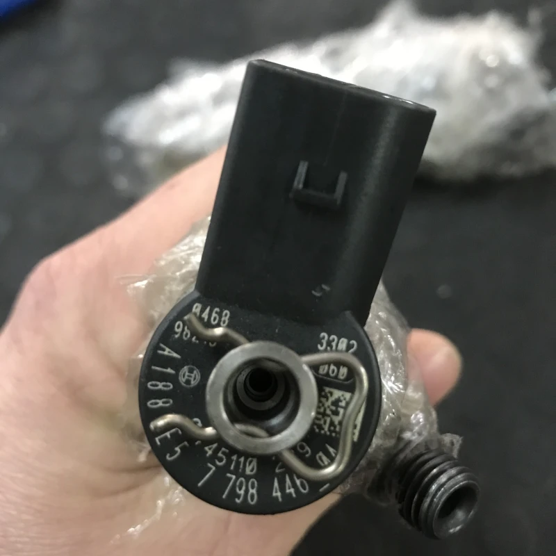 Injector / BMW Seria 1 E87 LCI 2009 / Motor, racire si evacuare