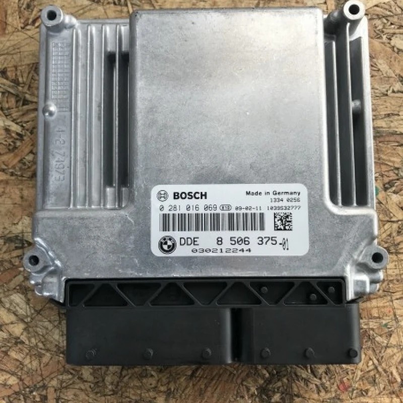 Calculator motor ECU BMW Seria 1 E87 LCI 2009