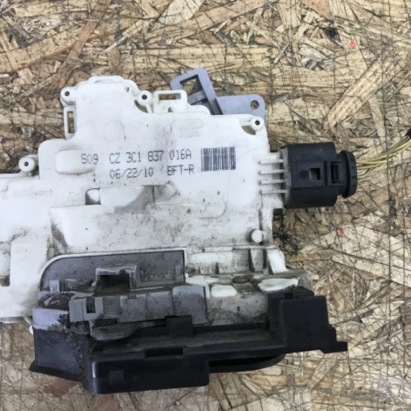 Iala broasca usa dreapta fata Volkswagen 