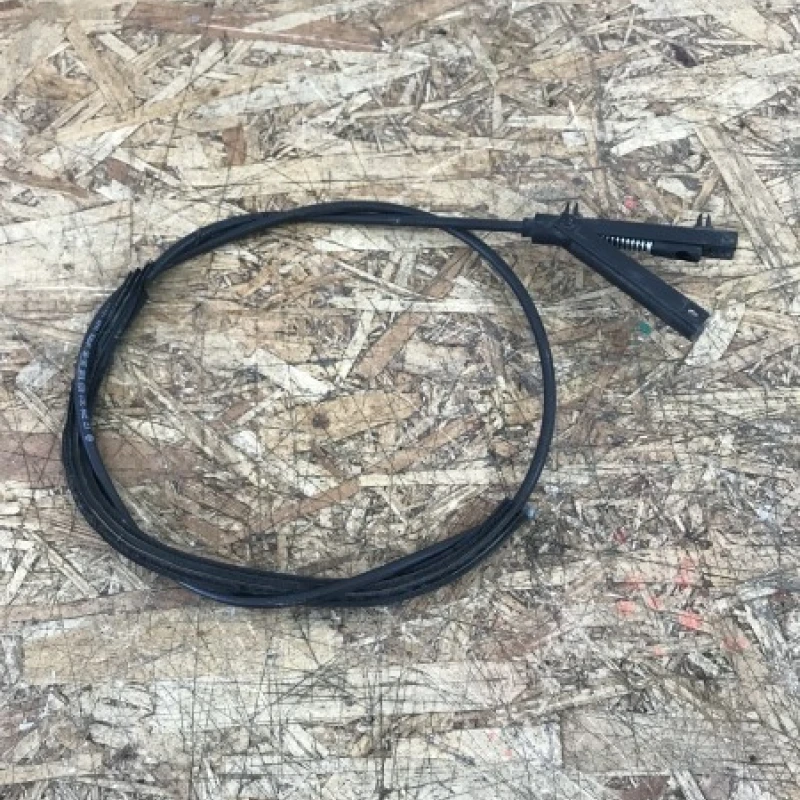 Cablu capota / Volkswagen Passat B6 2006 / Caroserie, oglinzi si faruri
