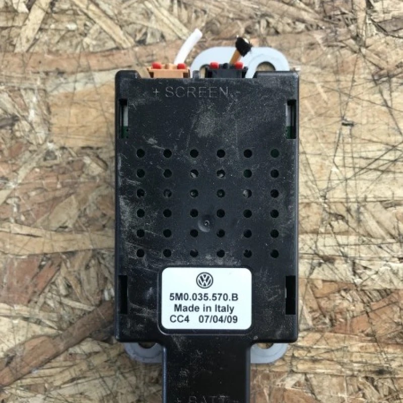 Amplificator antena radio Volkswagen Golf MK6 2011
