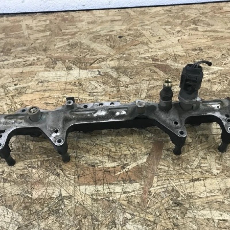 Rampa injectoare / Volkswagen Passat B6 2006 / Motor, racire si evacuare