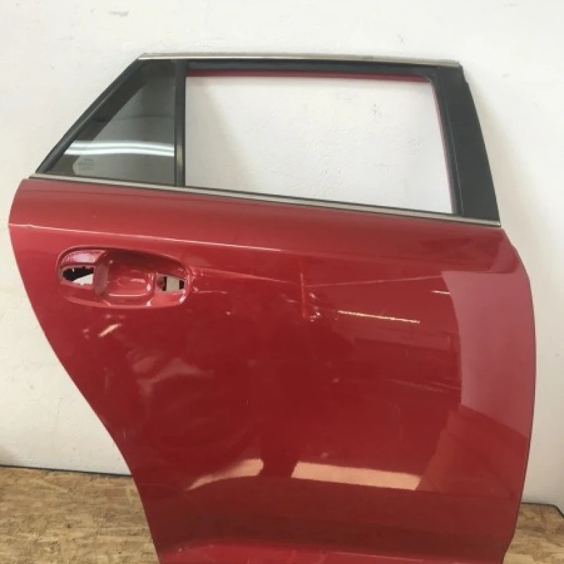 Usa dreapta spate / Toyota Avensis T27 2010 / Caroserie, oglinzi si faruri