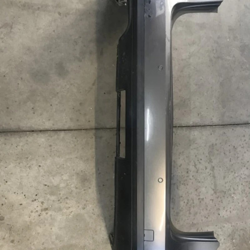 Bara spate cu senzori de parcare / Volkswagen Passat B6 2006 / Caroserie, oglinzi si faruri