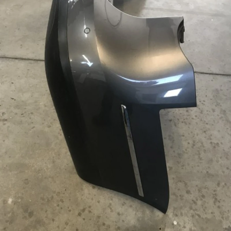 Bara spate cu senzori de parcare / Volkswagen Passat B6 2006 / Caroserie, oglinzi si faruri