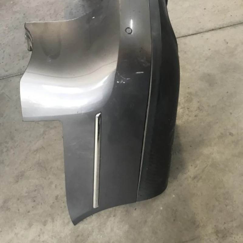 Bara spate cu senzori de parcare / Volkswagen Passat B6 2006 / Caroserie, oglinzi si faruri