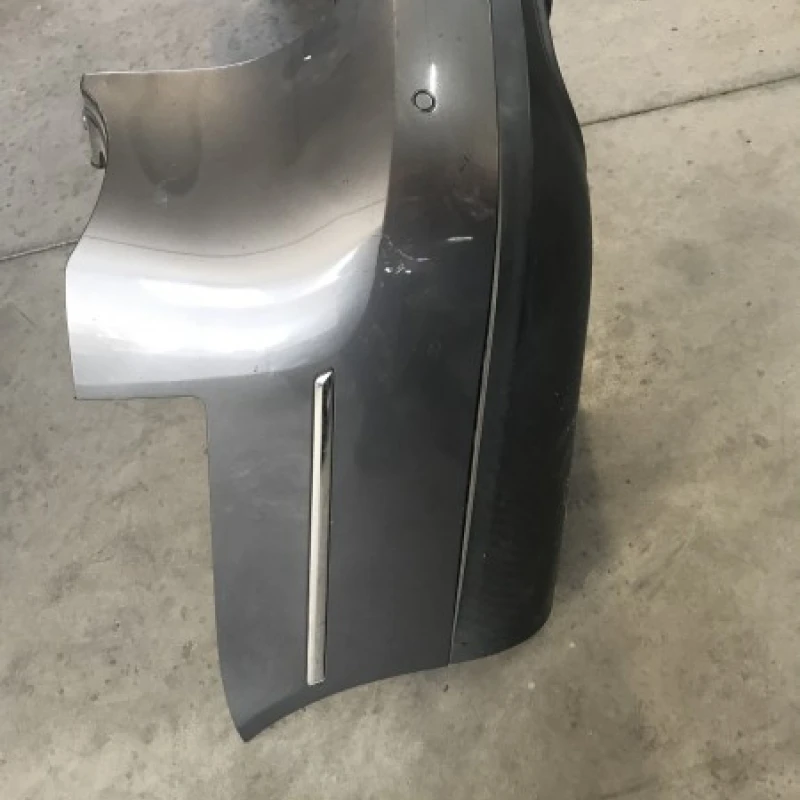 Bara spate cu senzori de parcare / Volkswagen Passat B6 2006 / Caroserie, oglinzi si faruri