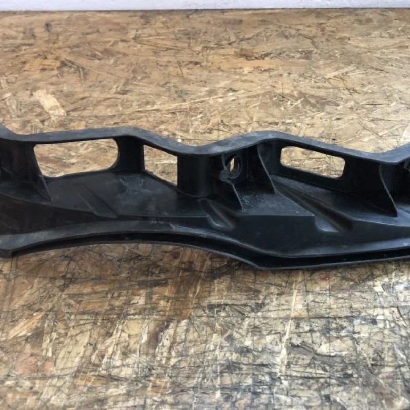 Suport far stanga fata / Volkswagen Passat B6 2006 / Caroserie, oglinzi si faruri