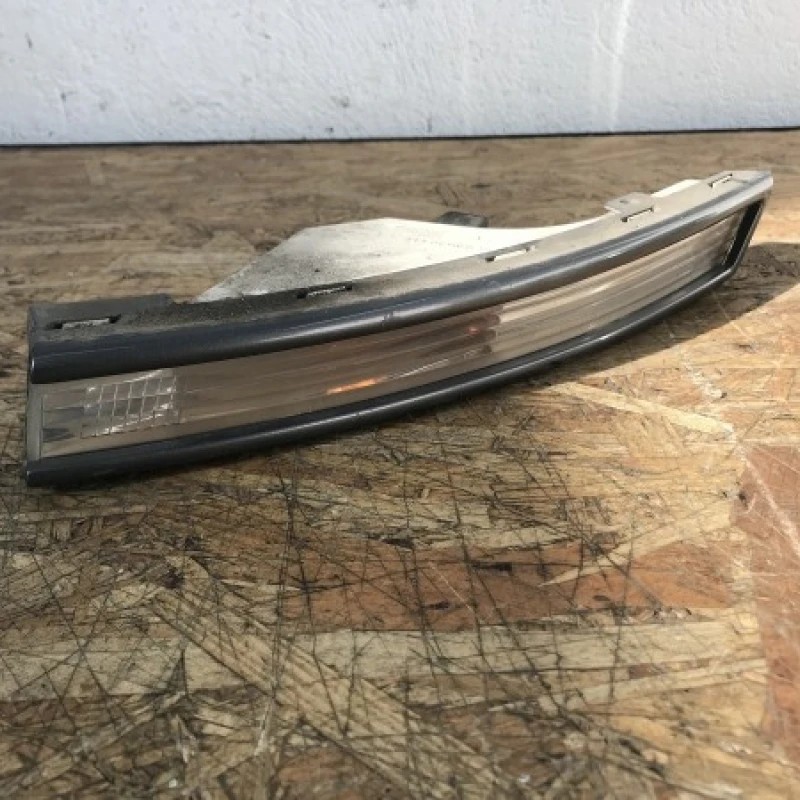 Semnalizare stanga fata / Volkswagen Passat B6 2006 / Caroserie, oglinzi si faruri