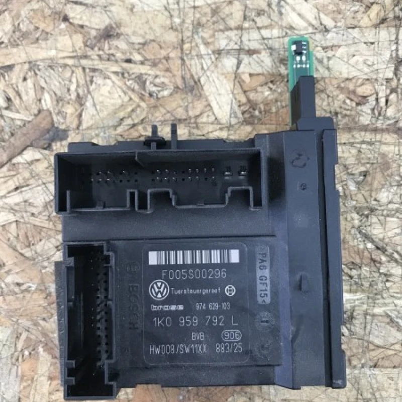 Modul confort usa dreapta fata Volkswagen 