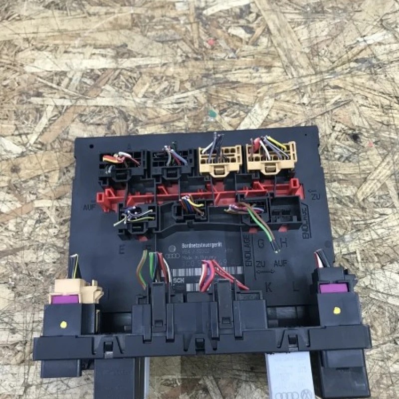 Modul confort / Volkswagen Passat B6 2008 / Audio si electronice
