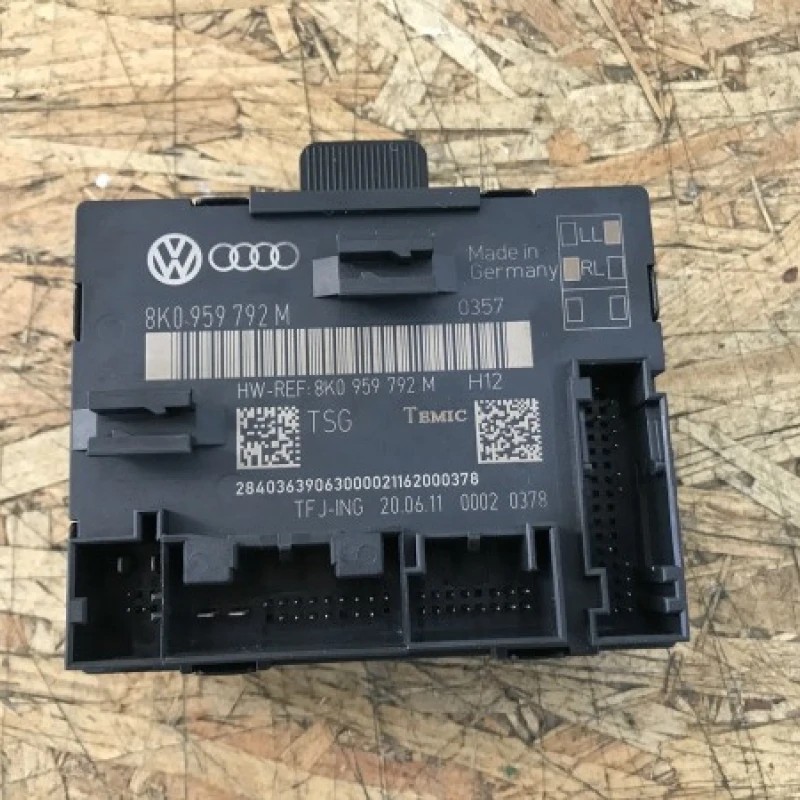 Modul confort usa dreapta fata / Audi Q5 8R 2012 / Caroserie, oglinzi si faruri
