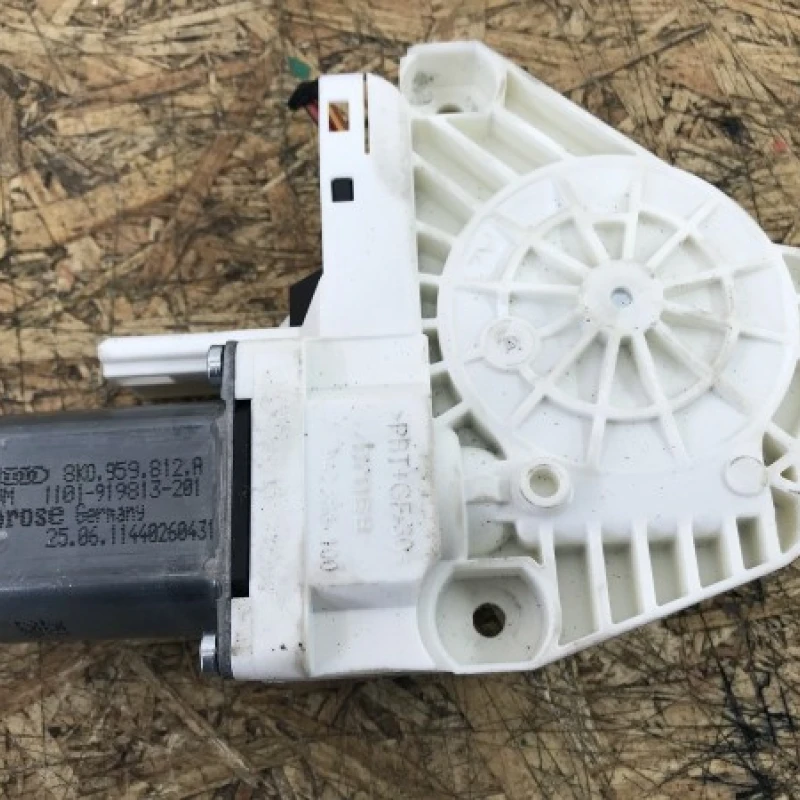 Motoras usa drepta spate Audi 