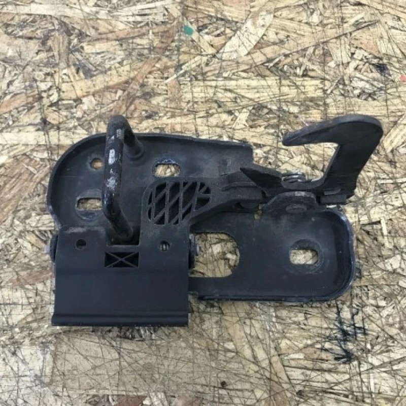 Incuietoare capota Volkswagen Passat B6 2008