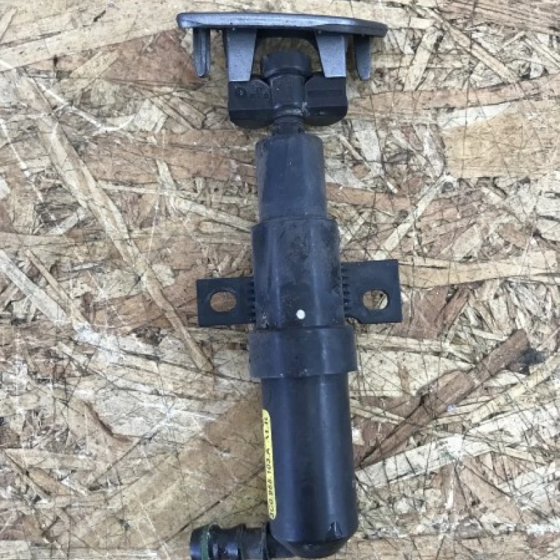Spalator far stanga / Volkswagen Passat B6 2008 / Caroserie, oglinzi si faruri