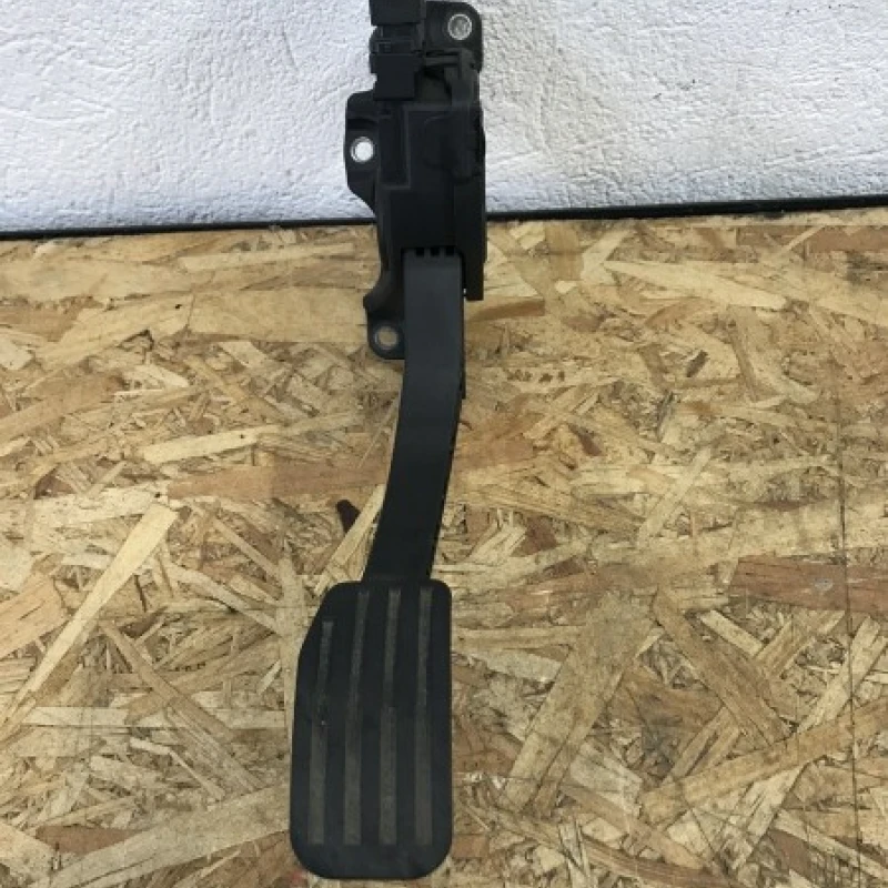 Pedala acceleratie / Ford Mondeo MK4 2012 / Interior