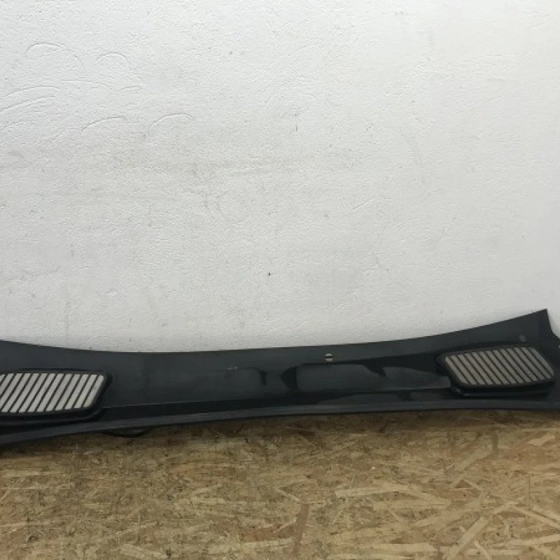 Grila stergatoare / Ford Mondeo MK4 2012 / Caroserie, oglinzi si faruri