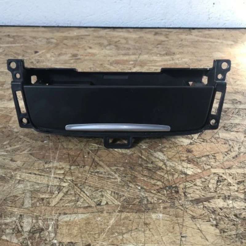 Scrumiera / Ford Mondeo MK4 2012 / Interior