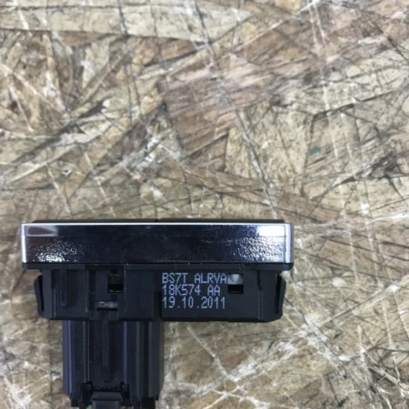Buton incalzire parbriz / Ford Mondeo MK4 2012 / Audio si electronice