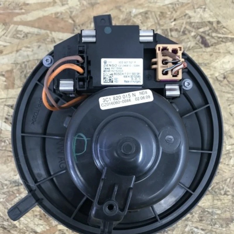 Ventilator bord cu releu / Volkswagen Passat B6 2010 / Interior