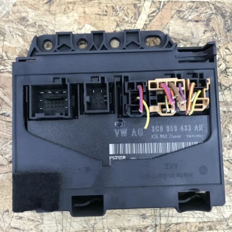Modul confort / Volkswagen Passat B6 2010 / Audio si electronice
