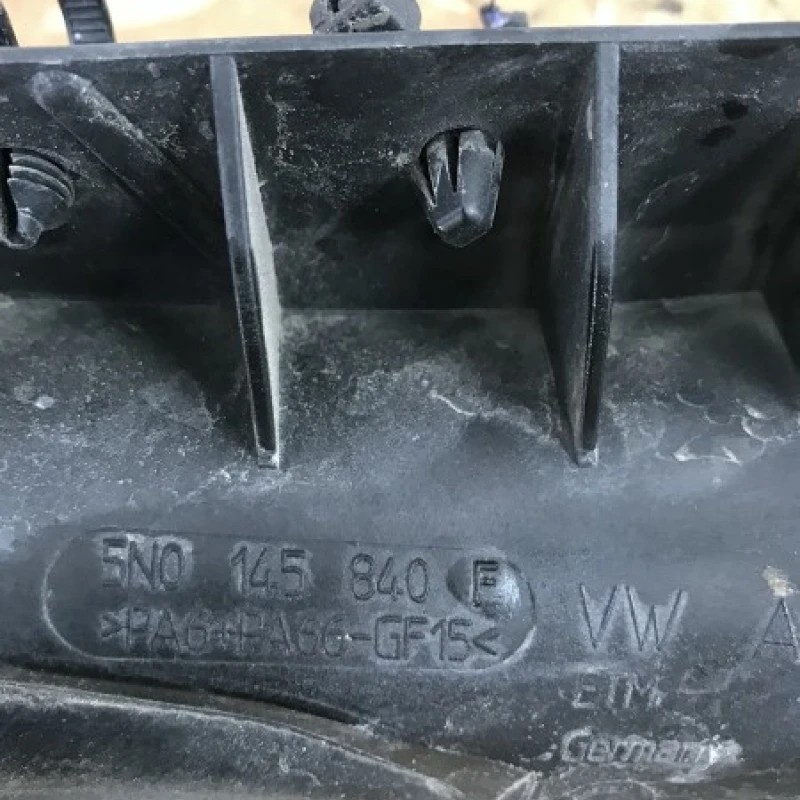Tub intercooler / Volkswagen Passat B6 2010 / Motor, racire si evacuare
