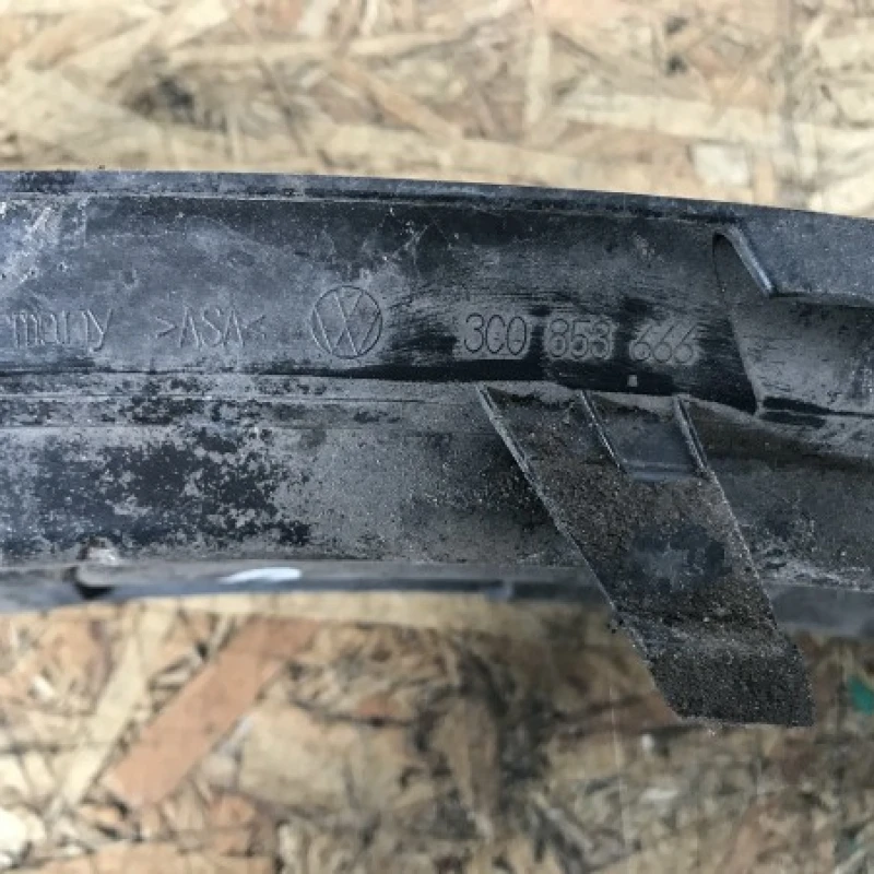 Grila bara dreapta fata / Volkswagen Passat B6 2010 / Caroserie, oglinzi si faruri