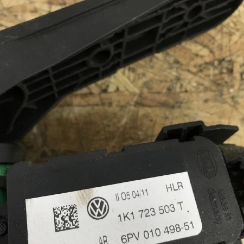 Pedala acceleratie / Volkswagen Golf MK6 2011 / Anvelope