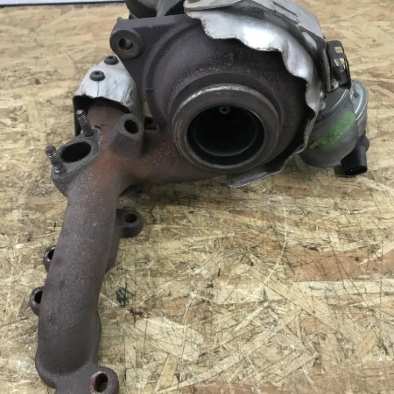 Turbosuflanta turbina / Volkswagen Golf MK6 2011 / Motor, racire si evacuare