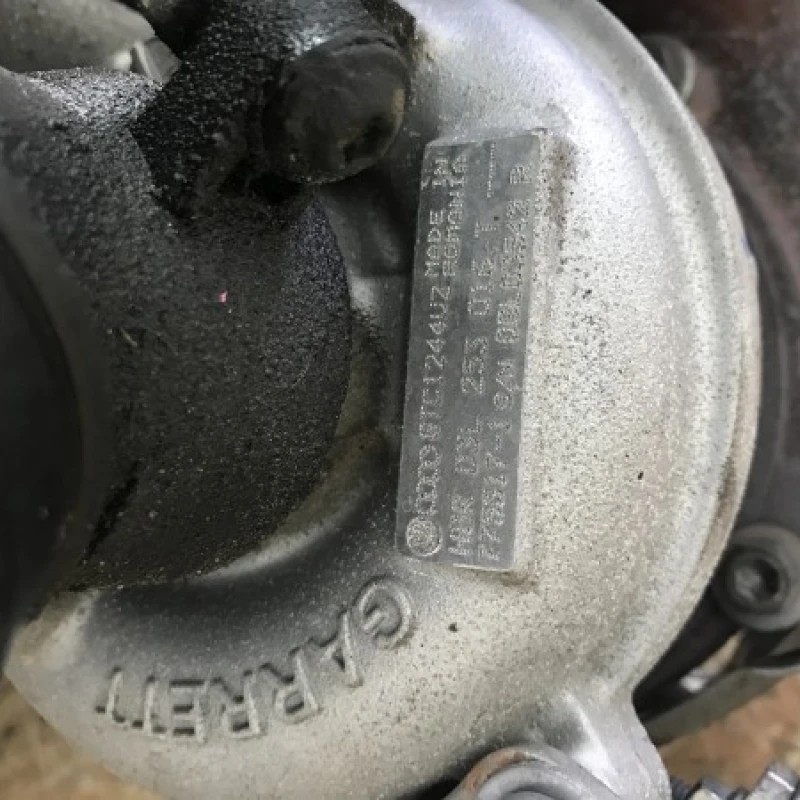 Turbosuflanta turbina / Volkswagen Golf MK6 2011 / Motor, racire si evacuare