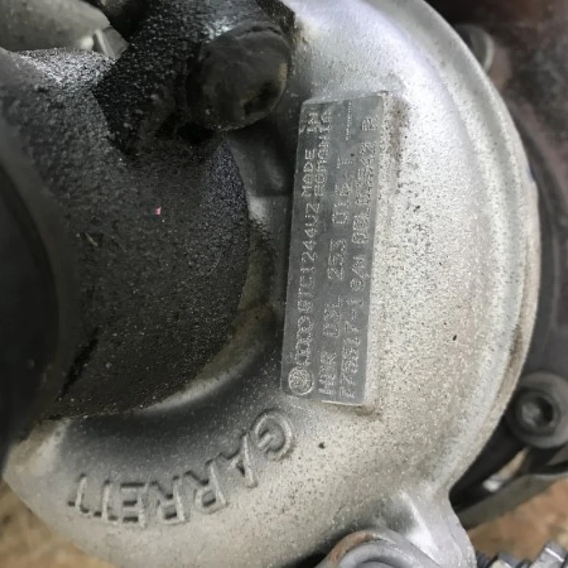 Turbosuflanta turbina / Volkswagen Golf MK6 2011 / Motor, racire si evacuare