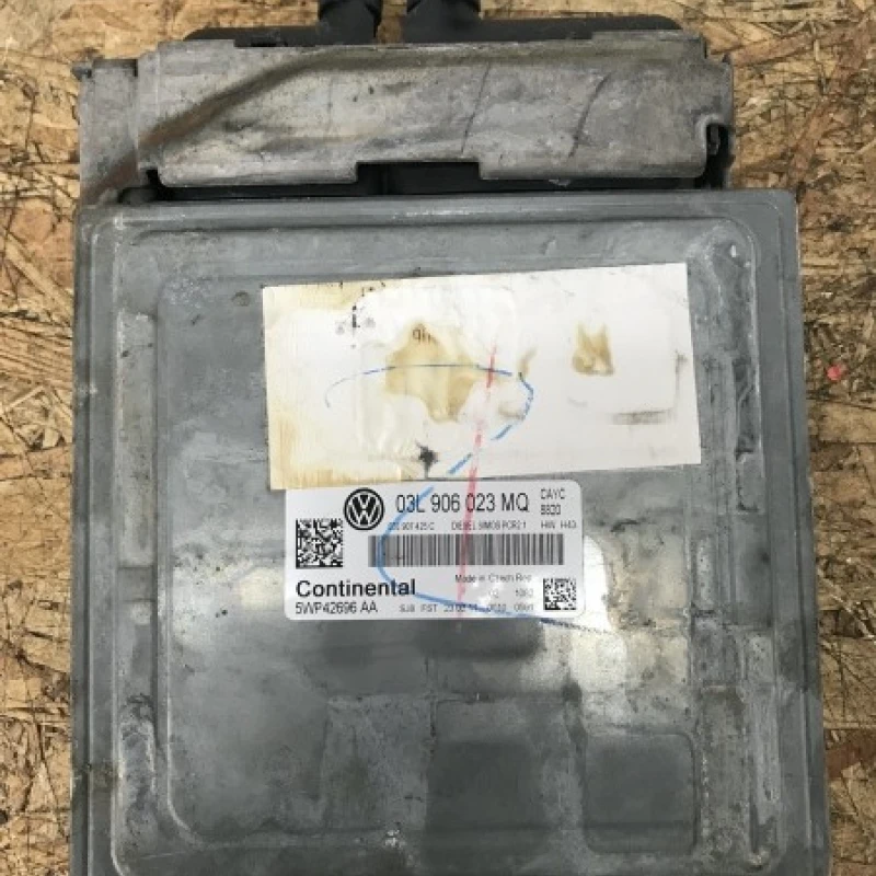 Calculator motor ECU Volkswagen 