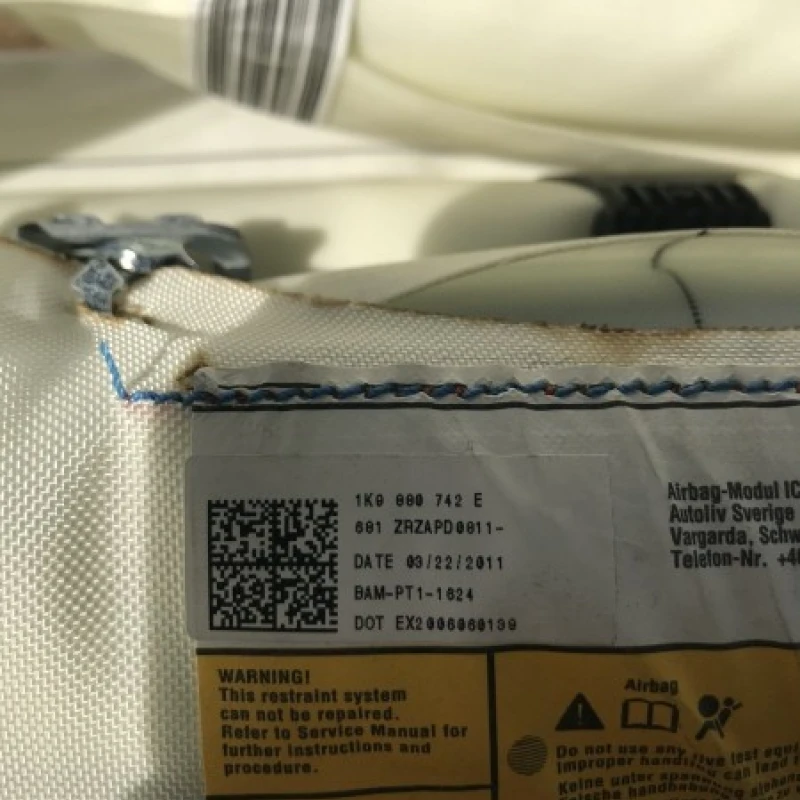 Airbag cortina dreapta / Volkswagen Golf MK6 2011 / Interior