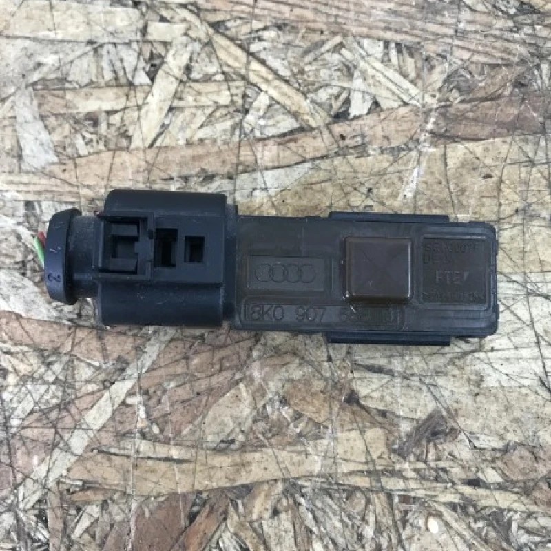 Senzor pedala ambreaj / Audi Q5 8R 2012 / Audio si electronice