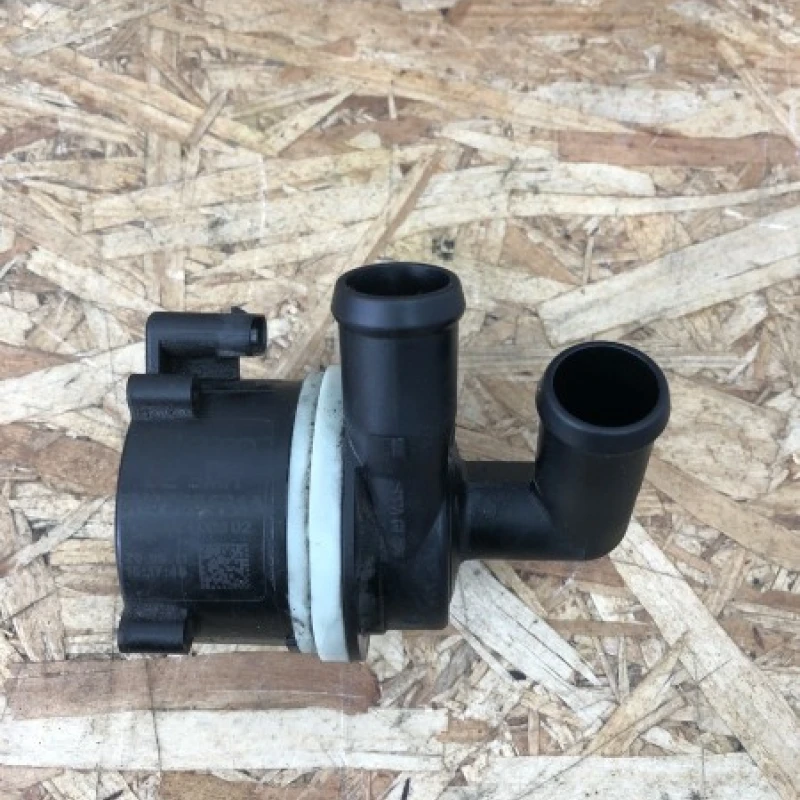 Pompa recirculare apa / Audi Q5 8R 2012 / Jante si roti
