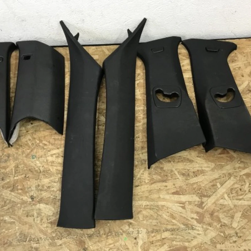 Ornament stalpi negru BMW 