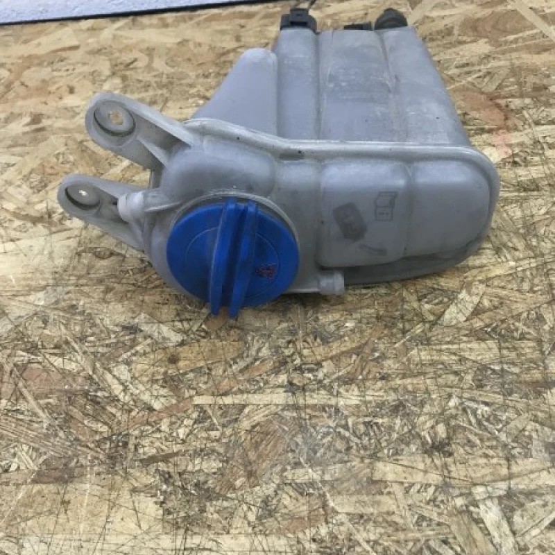 Vas lichid parbriz / Audi Q5 8R 2012 / Motor, racire si evacuare