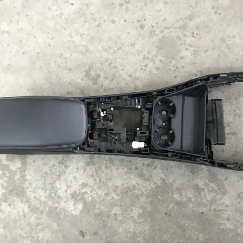 Cotiera centrala / BMW X3 F25 2012 / Interior