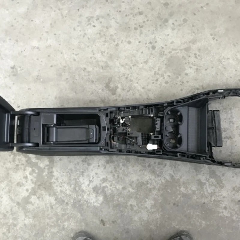 Cotiera centrala / BMW X3 F25 2012 / Interior
