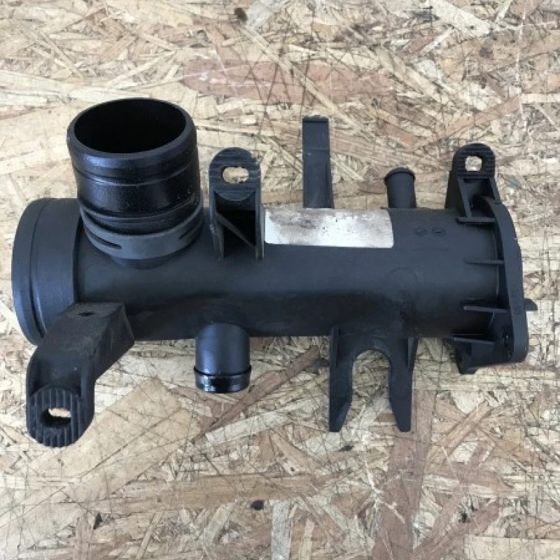 Racord / Volkswagen Passat B6 2010 / Motor, racire si evacuare