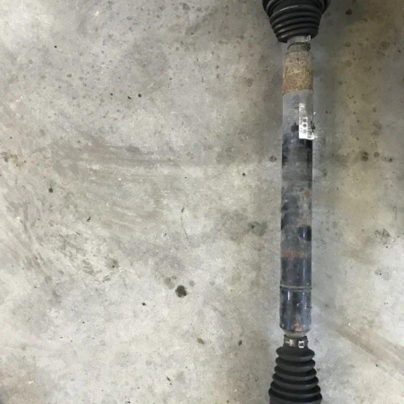 Planetara dreapta fata / Volkswagen Passat B6 2010 / Directie si suspensie