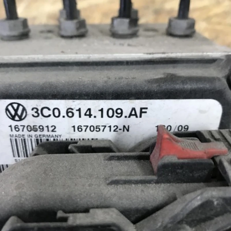 Pompa ABS / Volkswagen Passat B6 2010 / Frane